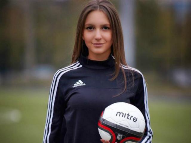 Bóng đá - Ngất ngây nữ trọng tài Nga đẹp đến nao lòng