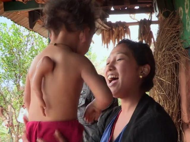 Phi thường - kỳ quặc - Bé trai được tin là Chúa vì có 3 tay