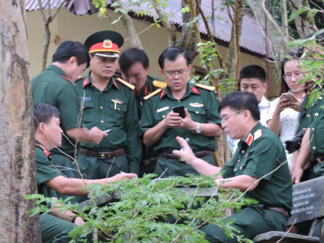 Tin tức trong ngày - Gần 400 người tạm dừng tìm kiếm máy bay rơi