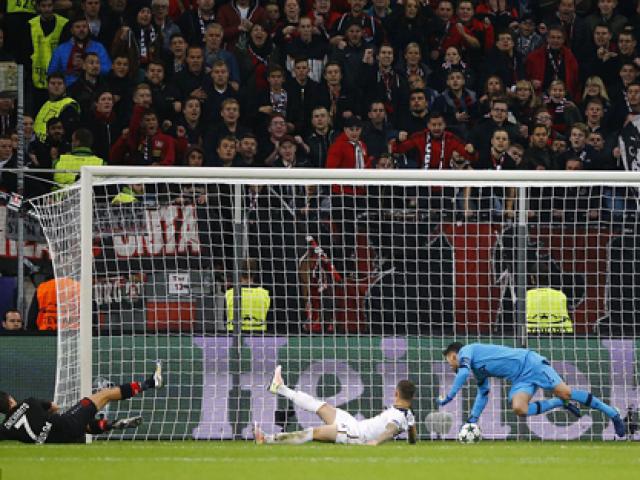 Bóng đá - Cứu thua kinh điển: Thủ môn Tottenham được ví là bạch tuộc