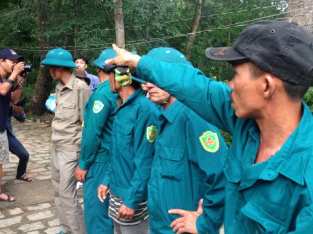 Tin tức trong ngày - "Căng mắt" theo dấu trực thăng mất tích trên núi Dinh