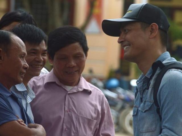 Phim - Phan Anh lấy danh dự đảm bảo gần 10 tỷ đến bà con vùng lũ