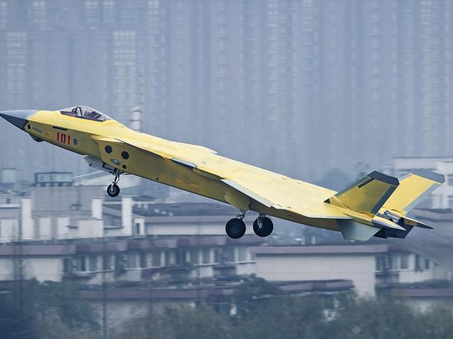 Thế giới - Lộ màu ngụy trang mới của tiêm kích tàng hình J-20