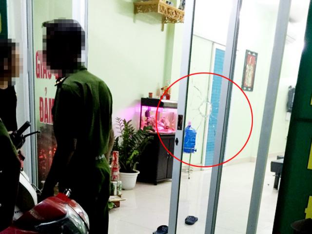 Pháp luật - Hà Nội: Nổ súng bắn vỡ kính tiệm cầm đồ trong đêm
