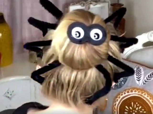 Tự tết kiểu tóc con nhện cực yêu cho đêm Halloween