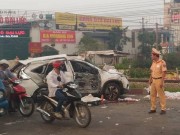 Tin tức trong ngày - HN: Tàu hỏa tông ô tô, 4 người chết, 3 người nguy kịch