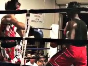 Thể thao - Boxing: Đấm đối thủ &quot;ngất đứng&quot;, đổ như chuối