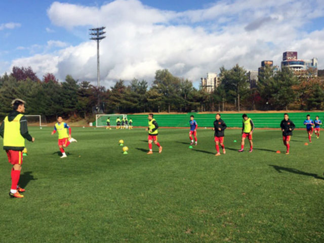 Bóng đá - Tuyển Việt Nam hòa Đại học Jeonju