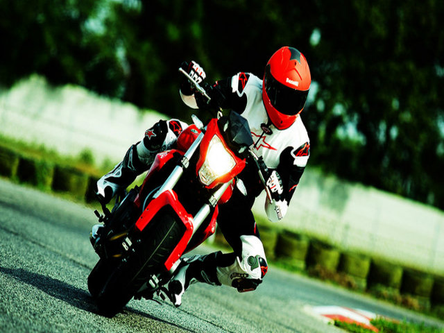 Thế giới xe - 2017 Benelli TNT 300 khiến các đối thủ "khóc thét"?