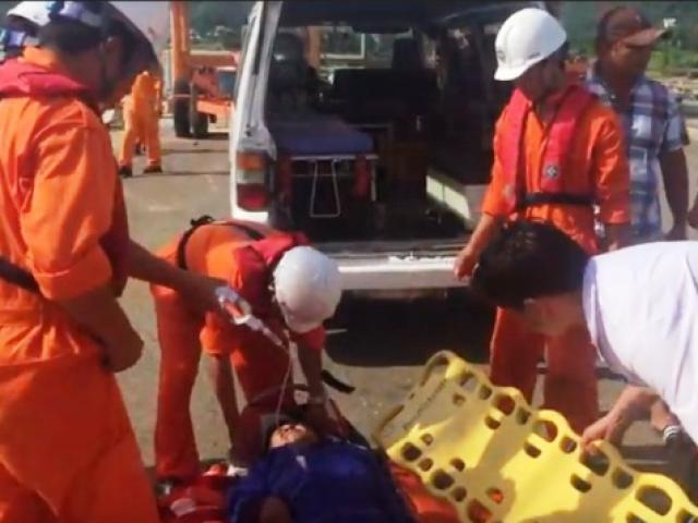 Tin tức trong ngày - Cứu ngư dân bị đau bụng, cơ thể tím tái ngoài khơi Đà Nẵng