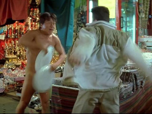 Phim - Video: Đỏ mặt xem Thành Long "thả rông" đả võ