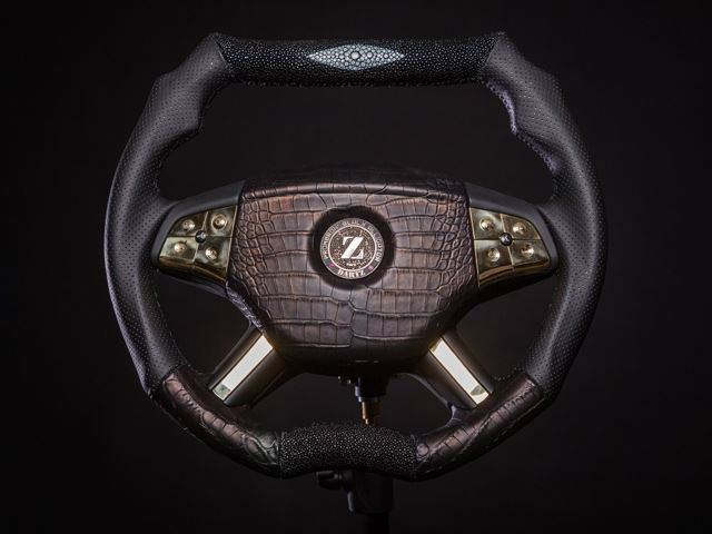 Tin tức ô tô - Cận cảnh vô-lăng da cá sấu giá 670 triệu đồng