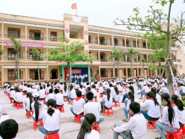 Giáo dục - du học - Công an điều tra vụ thầy giáo bị côn đồ hành hung tại trường học