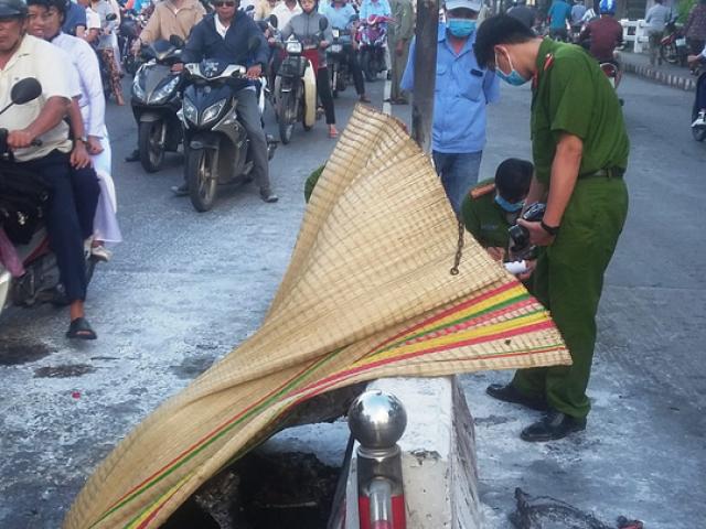 Tin tức trong ngày - Người đàn ông tự thiêu ngoài phố lúc sáng sớm