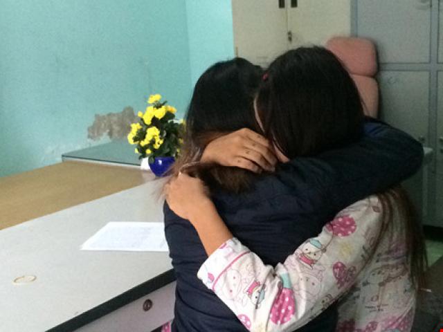 Pháp luật - Đánh bạn, bắt liếm chân: Nhí Tinô khóc như mưa