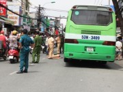 Tin tức trong ngày - Va chạm xe buýt, người phụ nữ bán khoai lang tử vong