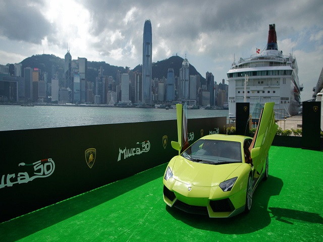 Tin tức ô tô - Ngắm Lamborghini Aventador màu rắn xanh cực "độc"