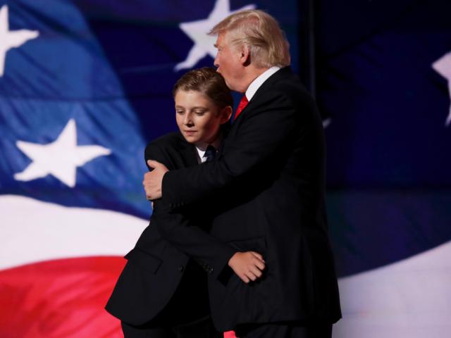 Thế giới - Trump: Bà Clinton là hình mẫu tệ hại với trẻ em Mỹ