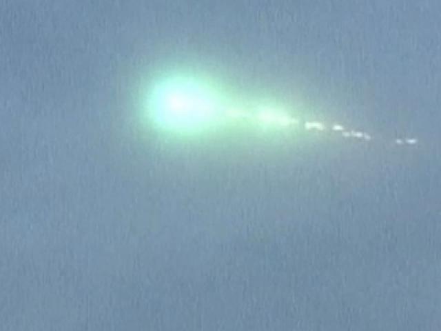 Phi thường - kỳ quặc - Quả cầu lửa sáng xanh bí ẩn trên bầu trời Nhật Bản