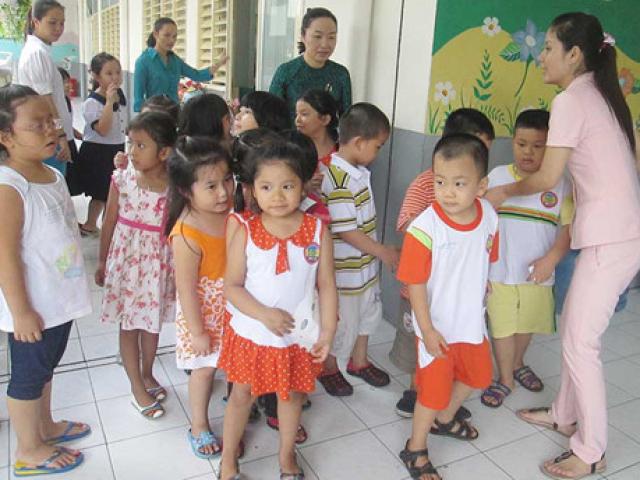 Giáo dục - du học - Hàng trăm giáo viên TP.HCM dạy không lương hơn một năm