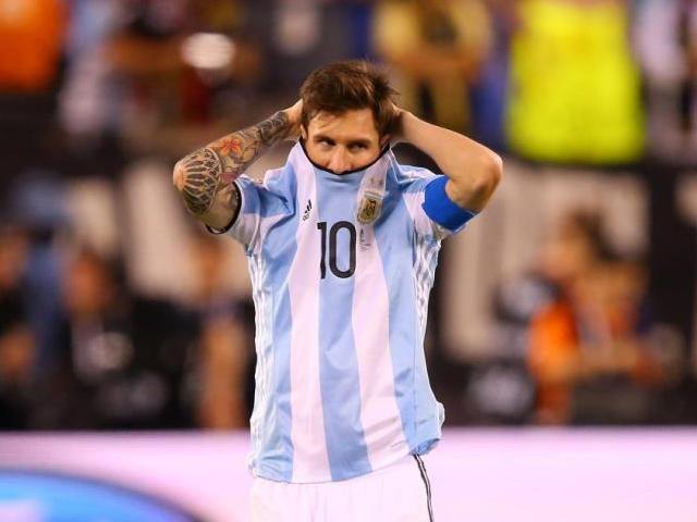 Bất ngờ: Argentina - Messi có thể lỡ World Cup 2018 vì FIFA