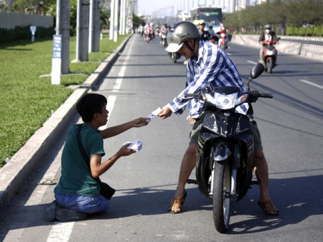 Tin tức trong ngày - &quot;Kỹ nghệ&quot; ăn xin: Hành trình “lật mặt” ăn xin đểu