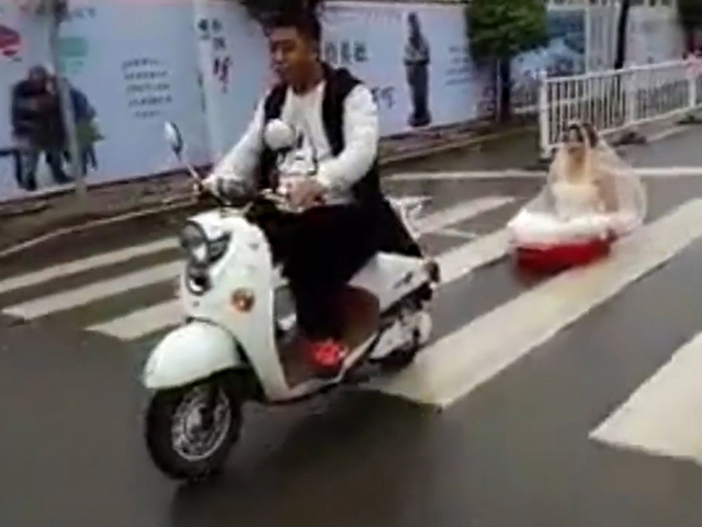 Video Clip Cười - Clip hài: Phong cách đón dâu độc và lạ