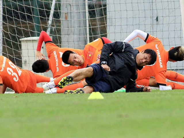 Bóng đá - Mất việc khi lên tuyển: Hại cả đôi đường