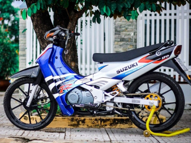 Xe máy Suzuki Satria 2000 độ ngầu của dân chơi Sài Gòn