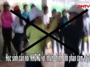 Video An ninh - Clip: Hai nữ sinh túm tóc, đánh nhau giữa hoa viên