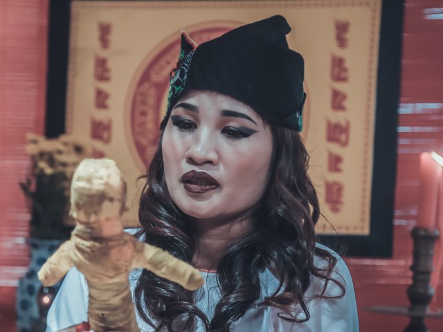 Phim - Choáng với hình ảnh "cô gái trăm triệu" Lê Thị Dần trong phim kinh dị