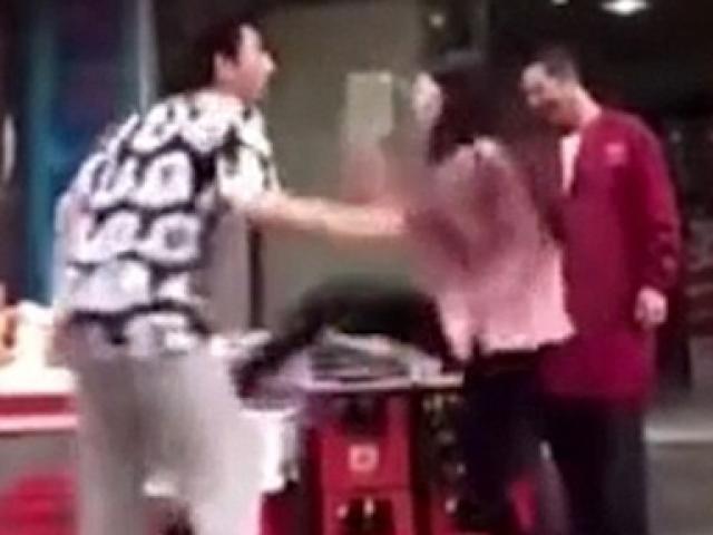 Bạn trẻ - Cuộc sống - TQ: Bị bạn gái "tung chưởng" đúng chỗ hiểm vì keo kiệt