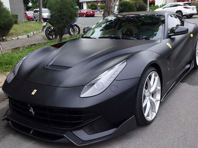 Cường Đô la "lột xác" Ferrari F12 Berlinetta sang màu đen nhám
