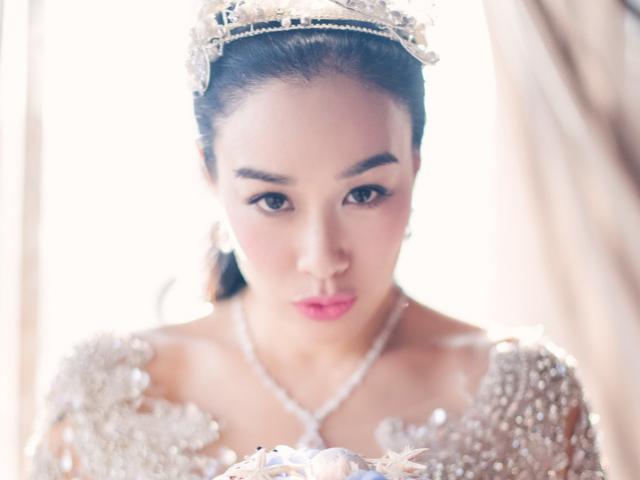 Đời sống Showbiz - "Bom sex gốc Việt" rạng rỡ trong tiệc cưới lần 3