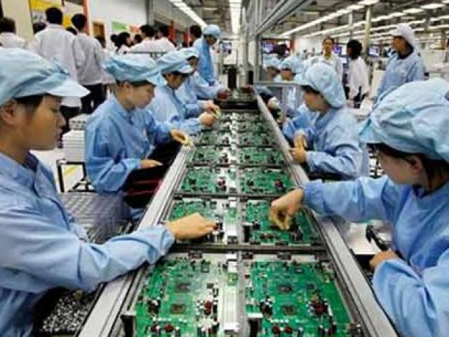 Tài chính - Bất động sản - Hơn 42% doanh nghiệp phải đưa phong bì, “lót tay”