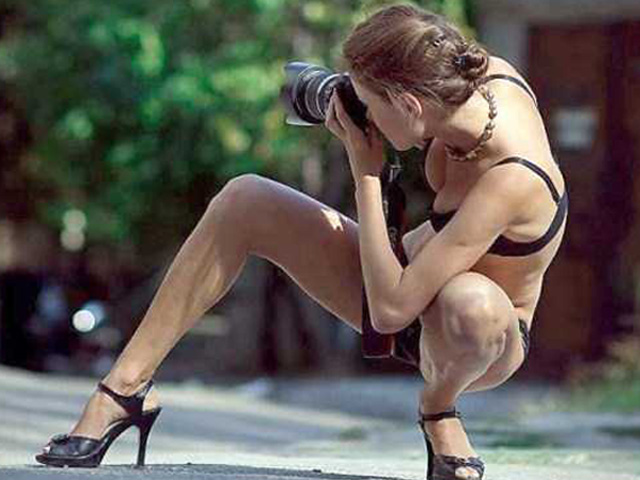 Tranh vui - Muôn kiểu "lăn xả" vì nghệ thuật của nhiếp ảnh gia