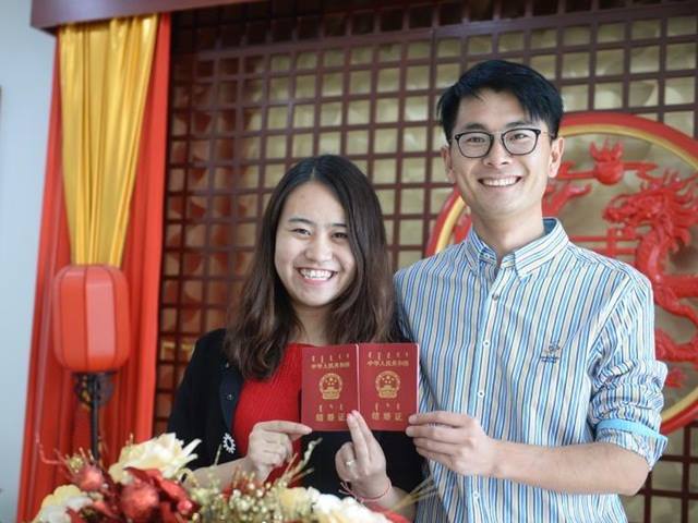 Bạn trẻ - Cuộc sống - Giới trẻ TQ đổ xô đăng ký kết hôn trong ngày độc thân