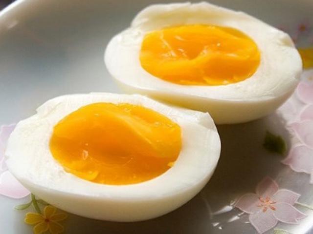 Sức khỏe đời sống - Nhập viện vì suốt ngày ăn trứng