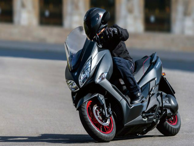 Thế giới xe - 2017 Suzuki Burgman 400 tươi mới, thể thao hơn