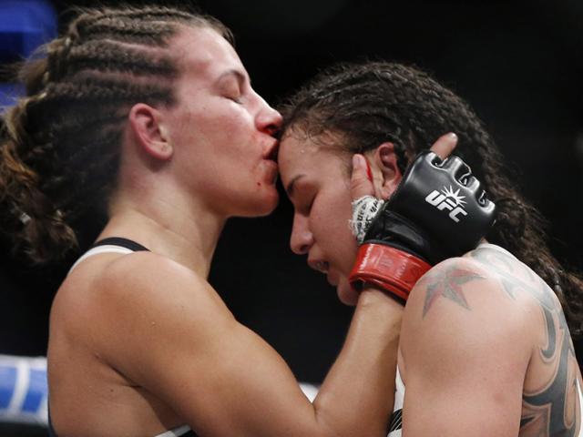 Thể thao - UFC: Thua sốc, "hoa khôi" cay đắng xin giải nghệ