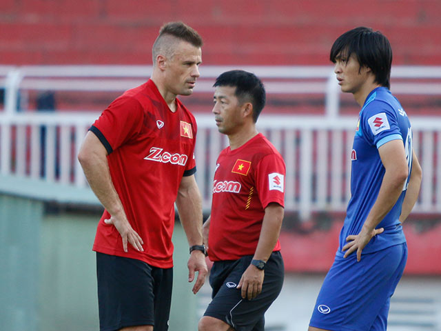 Bóng đá - AFF Cup: HLV Hữu Thắng lo nhất chấn thương Tuấn Anh
