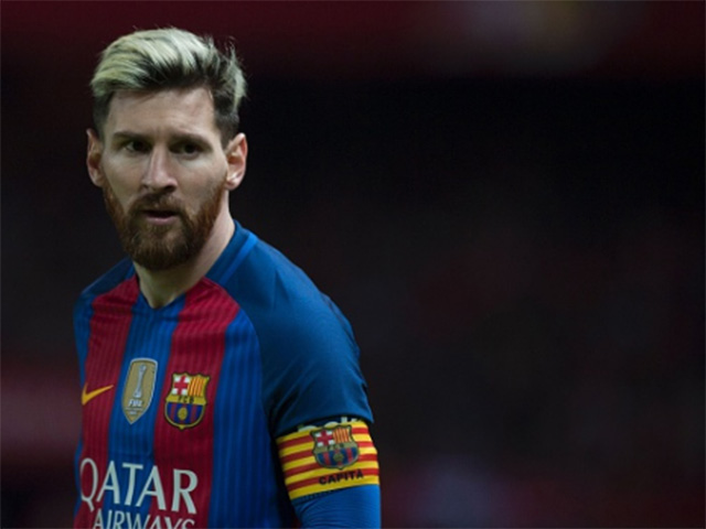 Bóng đá - Messi lương gấp đôi "tỷ phú" Ronaldo: Barca lo sụp đổ