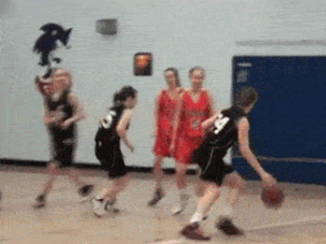 Tranh vui - Ảnh động: Nghịch dại thì hại "bản thân"