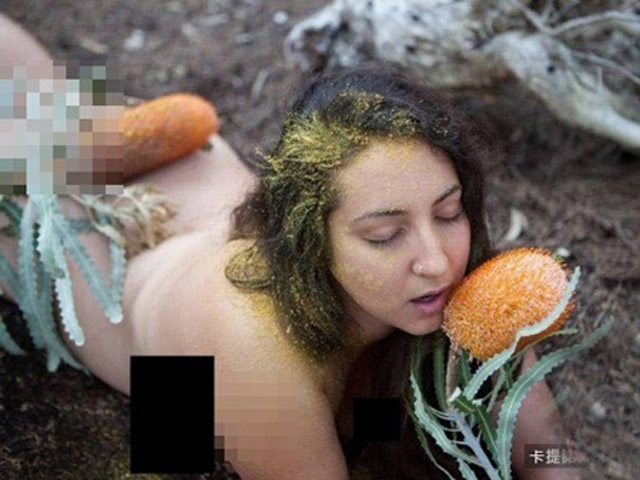 Bạn trẻ - Cuộc sống - Sốc với bộ ảnh nhạy cảm "hòa mình" vào thiên nhiên