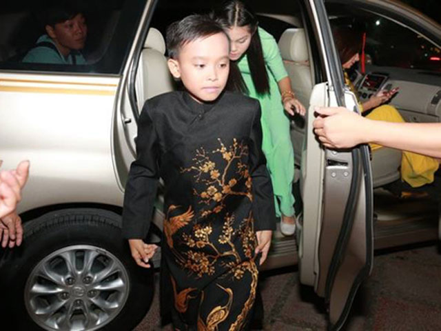 Ca nhạc - MTV - Bất ngờ với cảnh đi diễn như siêu sao của Hồ Văn Cường