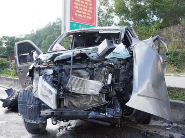 Tin tức trong ngày - Xe bán tải tông xe “hổ vồ”, 8 người thương vong