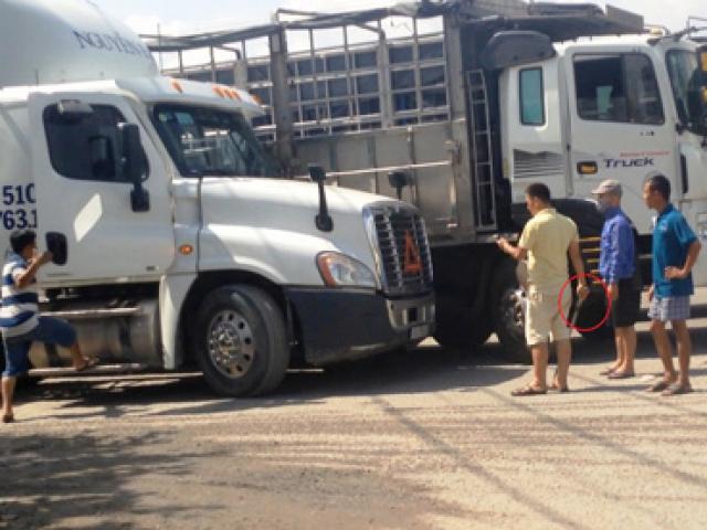 Tin tức trong ngày - Va chạm giao thông, tài xế “nói chuyện” bằng gậy, tuýp sắt