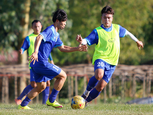 Bóng đá - "Ronaldo &amp; Messi Việt Nam" nỗ lực tìm suất đá chính