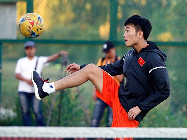 Bóng đá - Xuân Trường, Ngọc Hải trình diễn kỹ thuật ở sân tennis