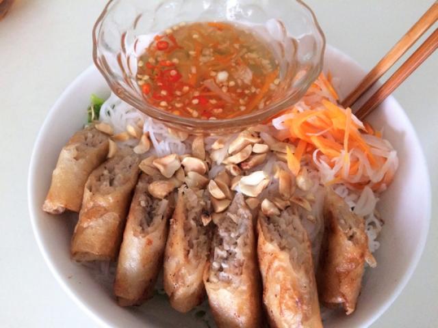 Ẩm thực - Nhớ món bún chả giò “thần thánh” ngày nào!